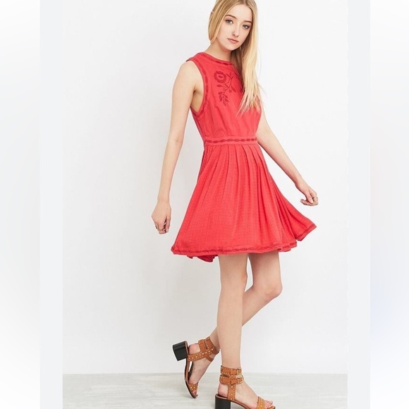 Free People Coral Birds Of A Feather Embroidered Sleeveless Mini Dress 6 - Picture 1 of 12